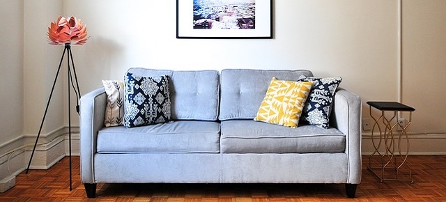 Sofa dwuosobowa rozkładana z funkcją spania - idealny mebel na co dzień