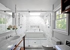 Okno w łazience - naturalne oświetlenie, naturalna wentylacja